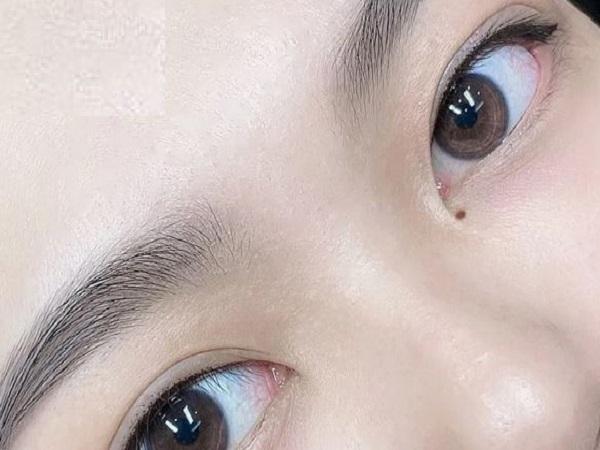 Bí ẩn nốt ruồi ở khóe mắt trái nam và nữ